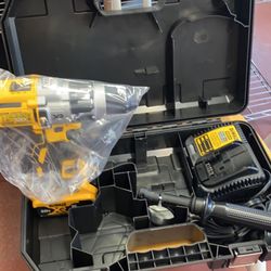 DEWALT 20-Volt MAX XR DCD996 Cordless Brushless 3-Speed 1/2 in. Hammer Drill (Battery and Charger)