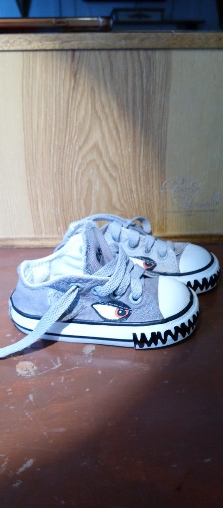 Converse Infantil Shark / Naranja Ox Size 4 

