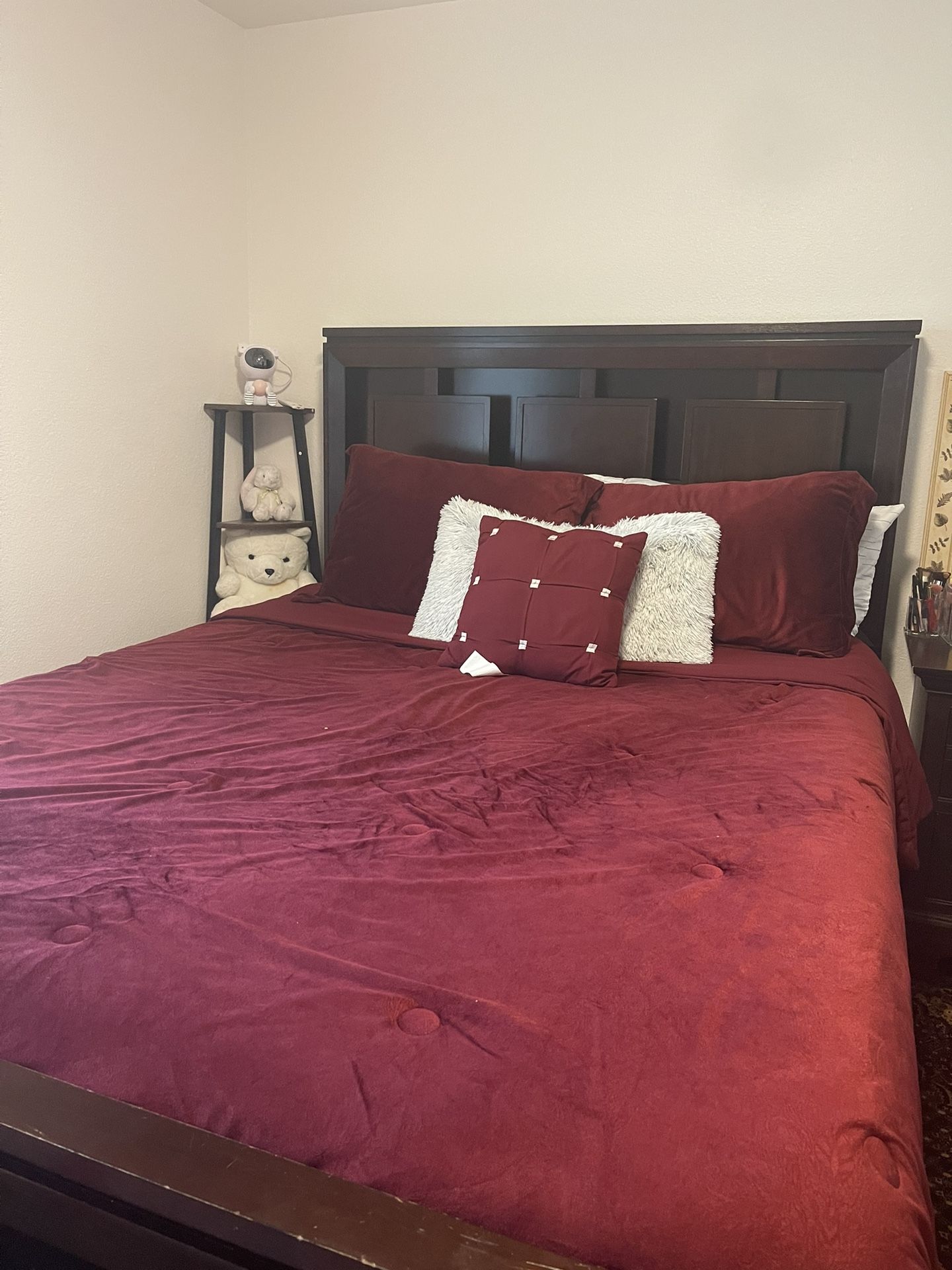 Beautiful Brown Queen Bed With Spring Box