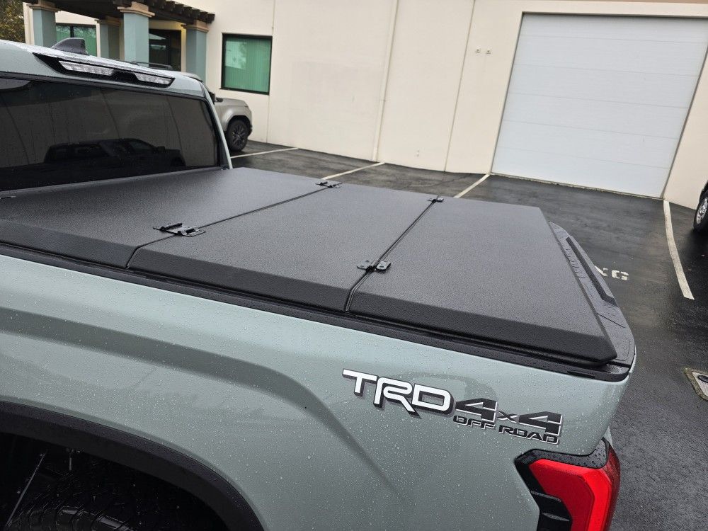 Blackdiamond Tonneau 22-26 Toyota Tundra 5.5ft