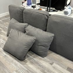 FREE COUCH PILLOWS 6 Pcs ( Read Description)