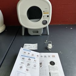 Cumrife Automatic cat Litterbox. Almost New