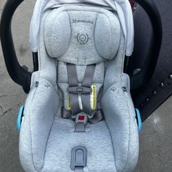 Uppababy Car seat/ Base
