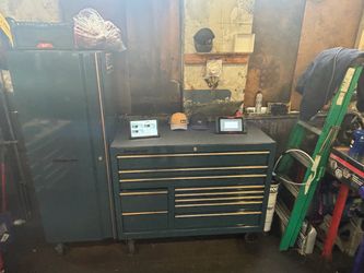 Snap-on tool box