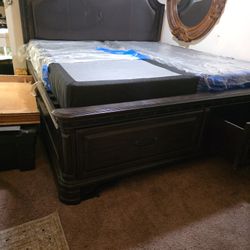 Bed Set With Dresser Foot Board