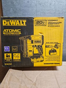 NUEVA DEWALT 23 GAU PIN NAILER