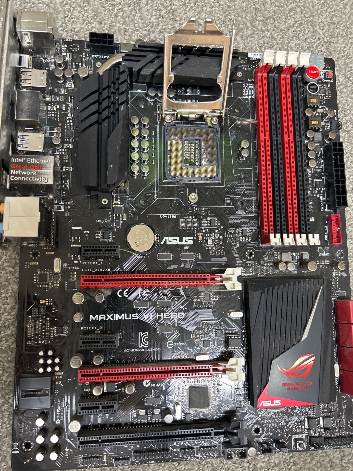 Mother Board: ASUS MAXIMUS VI HERO