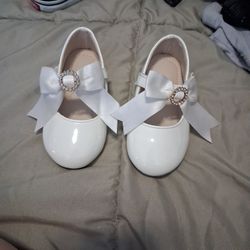 Beautiful White Dress Shoes Size Toddler 6