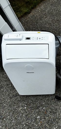 Portable AC w/remote.