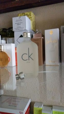 Ck 3.4oz 100ml prepárese para navidad con sus regalos yo vendo perfumes auténticos y a bajo precio.