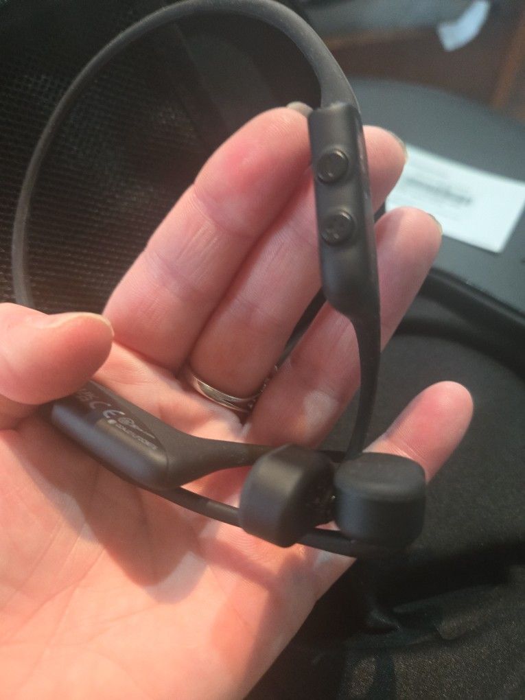 Shokz OpenComm UC Bone Conducting Headset Black C102 Shokz OpenComm UC Bone Conducting Headset Black C102