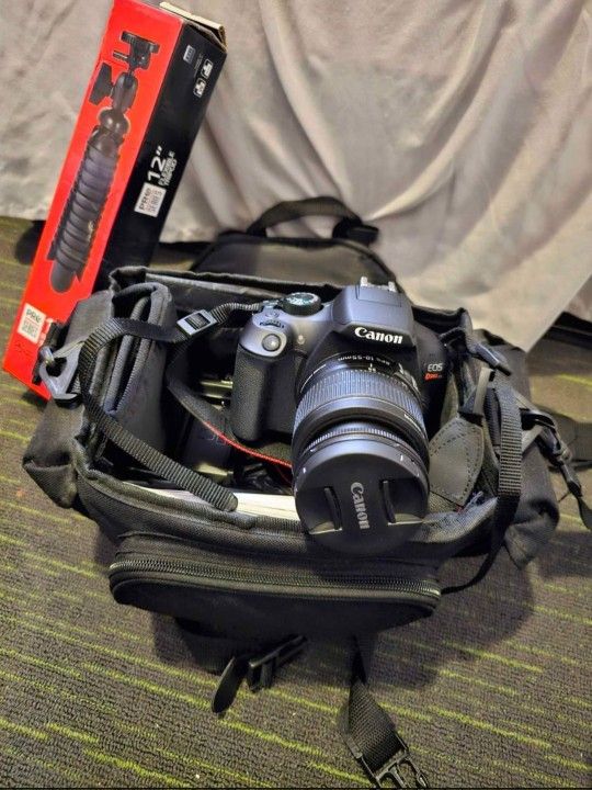 Canon Eos Camera and kit