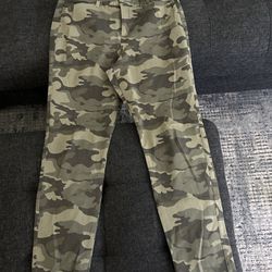 Women’s Old Navy Camo Pants Size 6