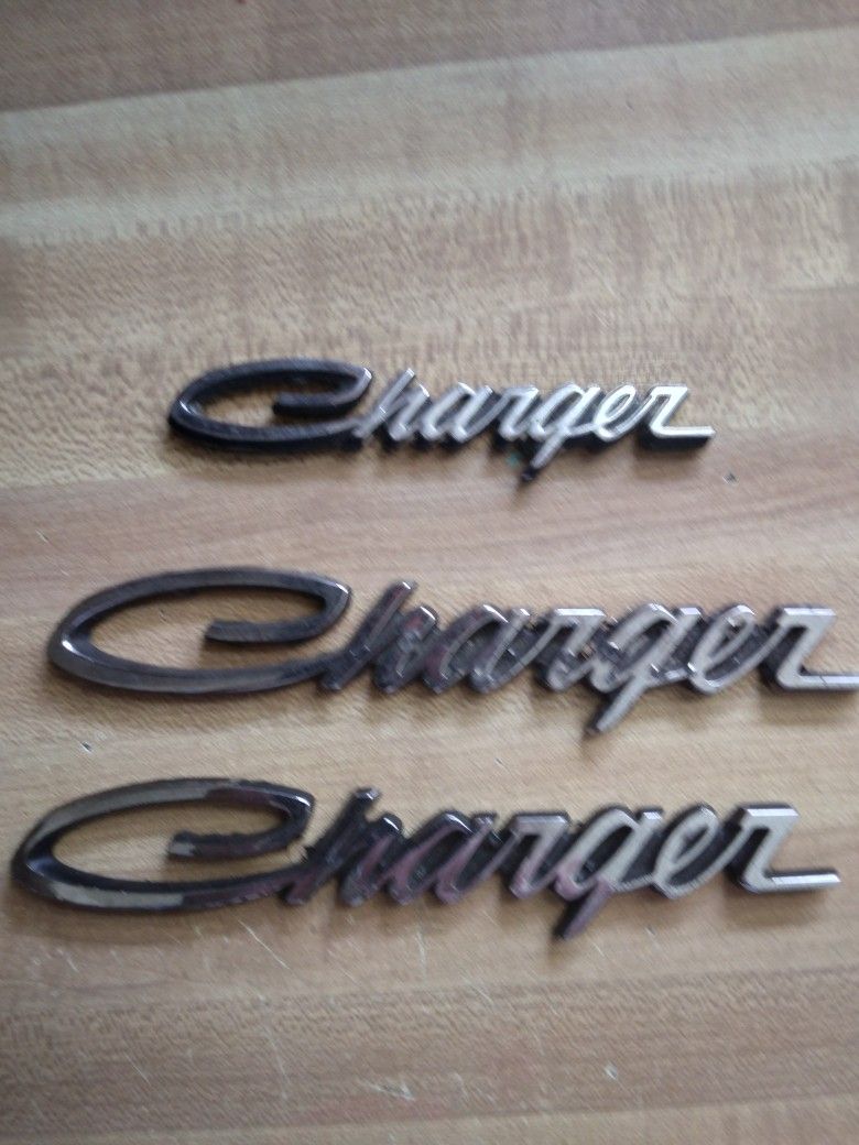 DODGE CHARGER EMBLEMS METAL