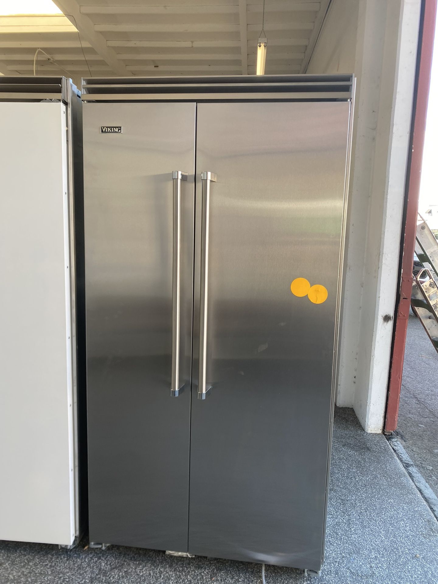 2025 Viking 5 Series 42” Built In Side By Side Fridge