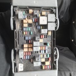 07-09 Chevy Silverado Fuse box 