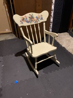 Wooden Children’s Rocking Chair – Vintage Look