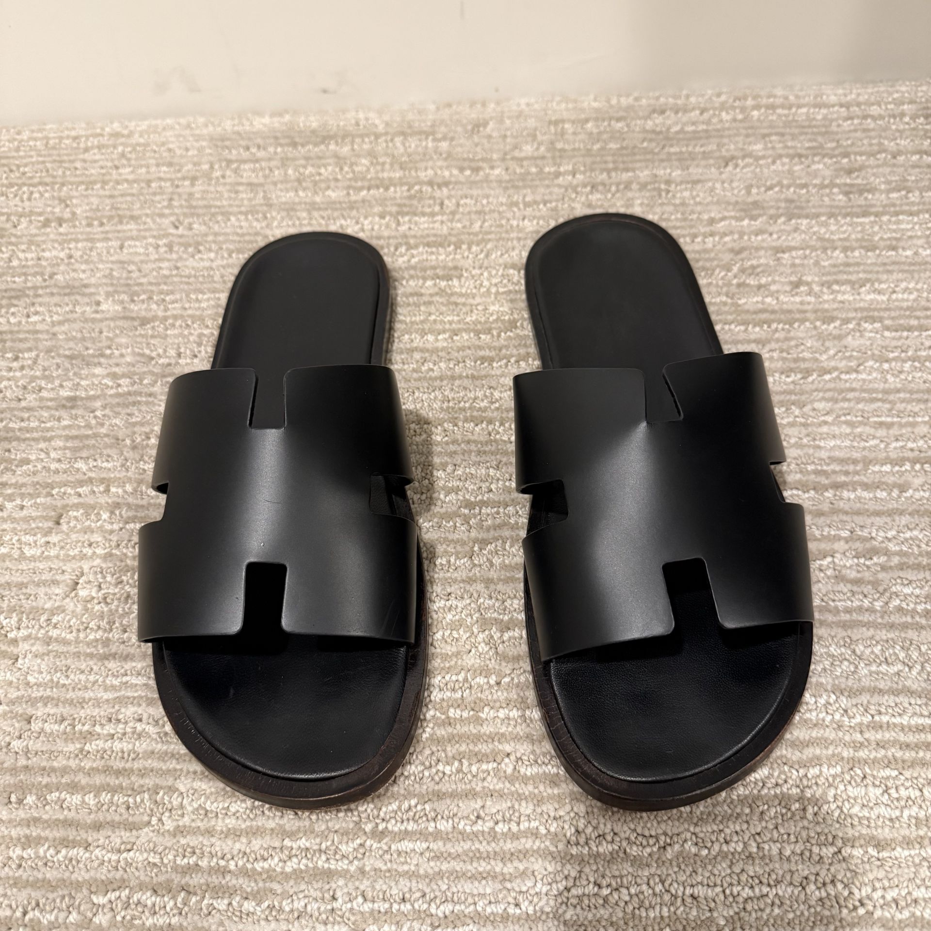 Hermes Men’s Leather Calfskin Black Izmir Sandals Size 43 EU / 10 US