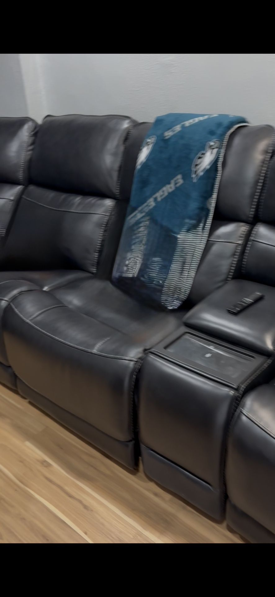 6 Piece PRESLEY Black Leather Sectional