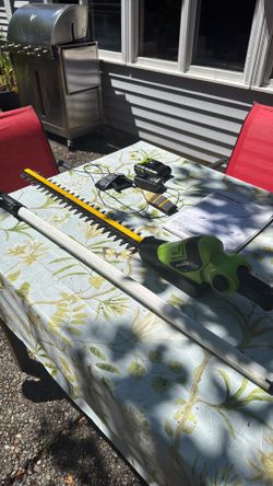 Earthwise cordless hedge trimmer - extended reach
