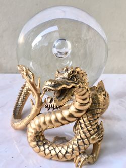 DRAGON / 2 PIECE BASE W / CRYSTAL BALL