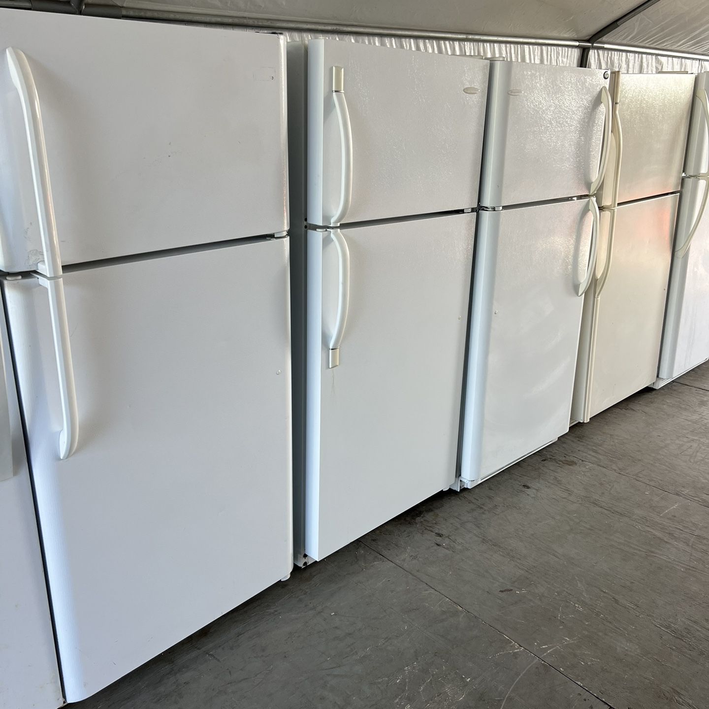Top Freezer Bottom Refrigerator 28inches Available 30inches Available 33inches Available  60 day warranty/ Located at:📍5415 Carmack Rd Tampa Fl 33610
