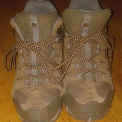 MERRELL Accentor Hiking Boots (Women's 7)
