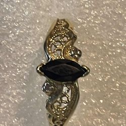 14 Karat Gold Dark Colored Stone Ring 300