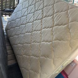 Queen Size Mattress And Box Spring 