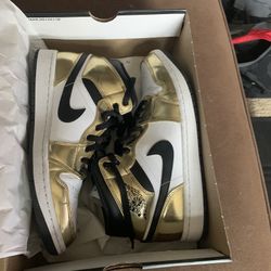 Jordan 1 Metallic Gold