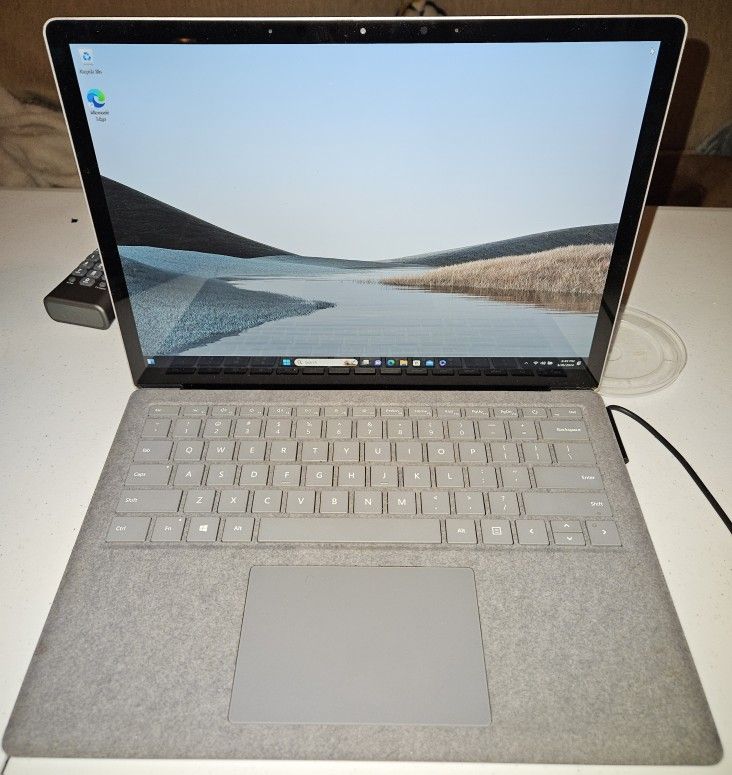 Surface Laptop 3 Windows 11 Pro