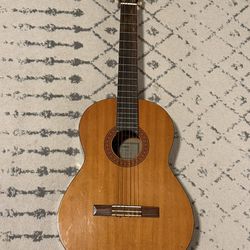 Yamaha C-40 Acoustic Classic Vintage Guitar