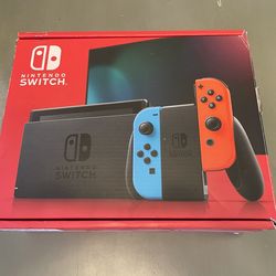 Nintendo Switch + Mario Kart