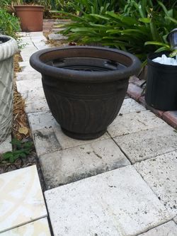 15 Inch Resin Planter
