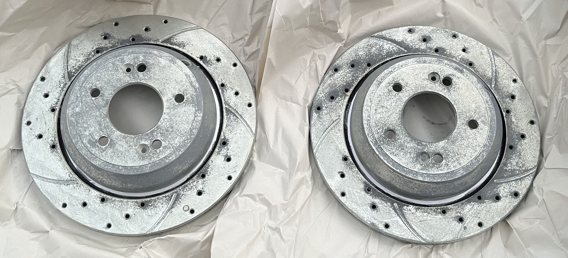 Cross-Drilled and Slotted Brake Rotors Rear Two Rotor Set