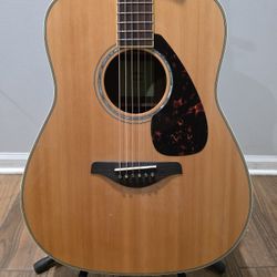 Yamaha FG830 Accoustic Guitar 
