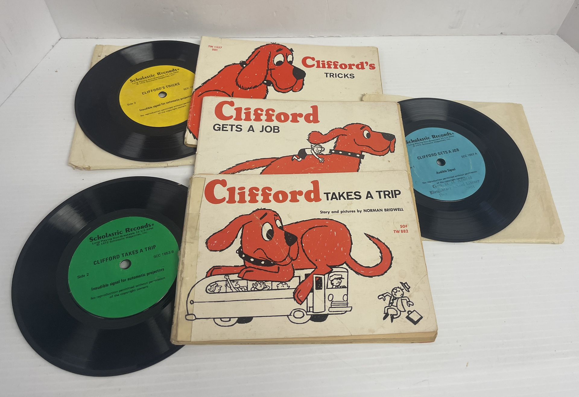Clifford Story books & 33 1/3 speed records by Scholastic 1972 set of 3- U969