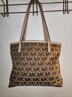New Michael Kors Purse