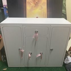 DOLL  Closet 