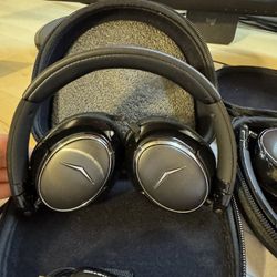 Klipsch Headphones Set Of 2