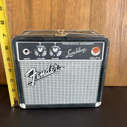 collectible Fender guitar amplifier-themed tin lunchbox, featuring a vintage "Blackface" design.    