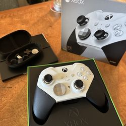 Xbox Elite Series 2 Core + extras