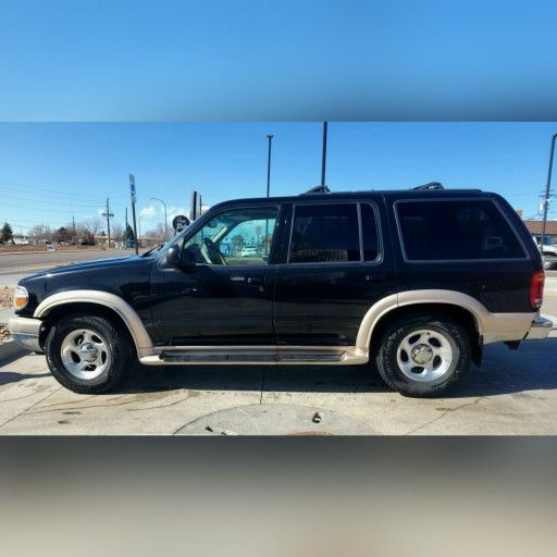 2000 Ford Explorer