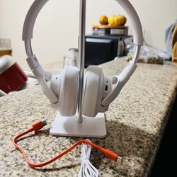 JBL Wireless Headphones 