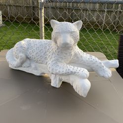 Leopard On The Log Statue