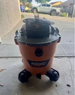 Rigid 12 gal Shop Vac
