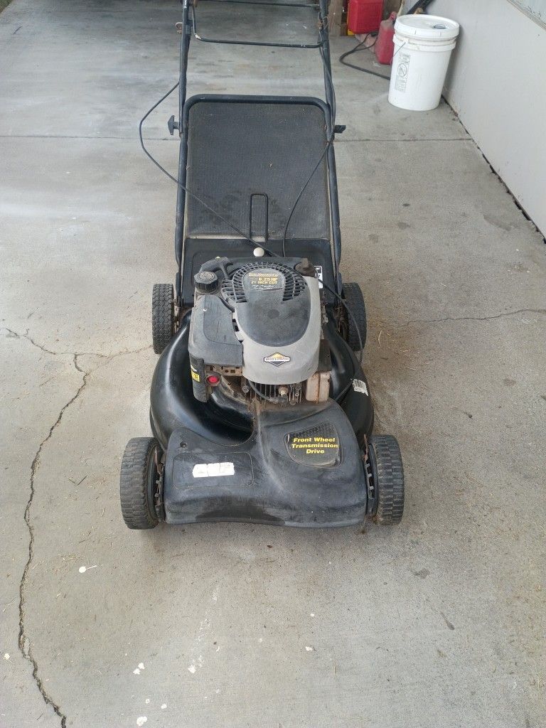 Maquina Para Cortar Pasto. Yard Machines