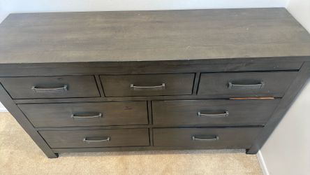 Luxury Dresser - Walnut