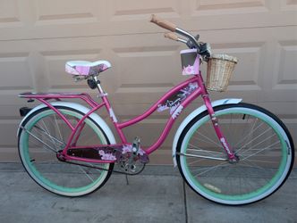 26"x2.35. PANAMA JACK WOMENS BEACH CRUISER BIKE. NEW TIRES FRESHLY TUNE UP EXCELLLENT CONDITION 👌🏼