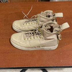Size 10, Urban, Utility Nike Air Shoes In Really Good Condition